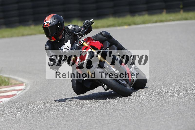 /27 12.06.2025 Ducati Schweiz Trackday Warmup  ADR/gelb-jeaune/32